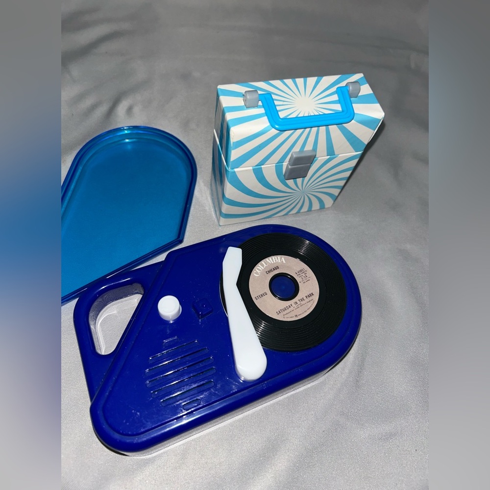 American girl Julie sound/recording Tape Recorder ,Record Player, 3 Records case - Picture 10 of 12
